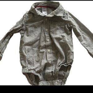 5 for $20 ✨CARTERS Toddler Boys Grey Stripe Long Sleeve Dress Shirt 12 months‎